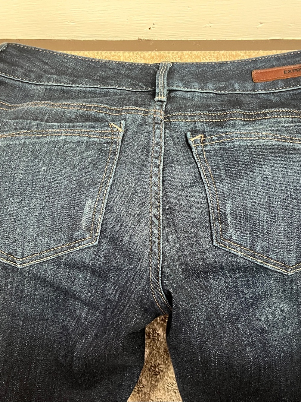 Express Women’s Stella Skinny (Straight) Jeans Size 4R but fit 2R